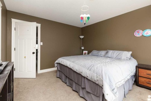 879 Mt Sundance Manor West, Lethbridge, AB 
