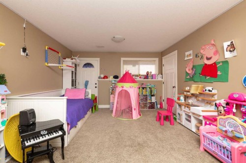 879 Mt Sundance Manor West, Lethbridge, AB 