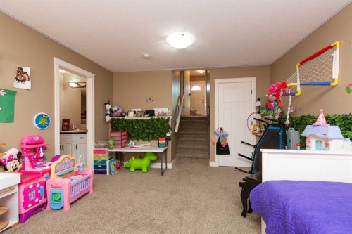 879 Mt Sundance Manor West, Lethbridge, AB 
