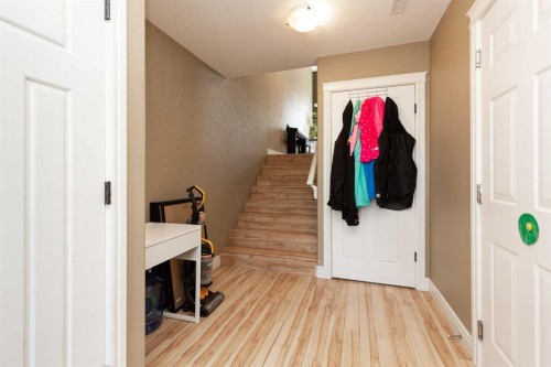 879 Mt Sundance Manor West, Lethbridge, AB 