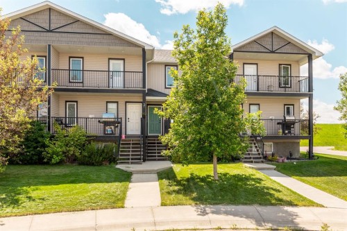 2-3814 Sundance Close Close  Coalhurst, AB T0L 0V0