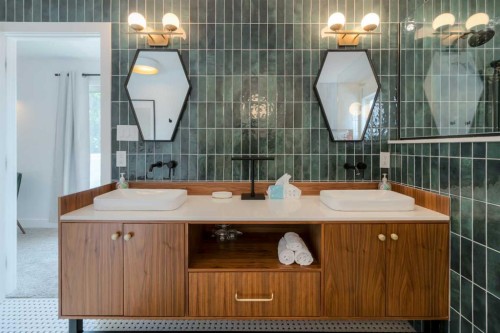 80 Lafayette Boulevard West, Lethbridge, AB - Indoor Photo Showing Bathroom