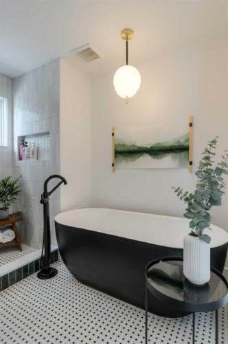 80 Lafayette Boulevard West, Lethbridge, AB - Indoor