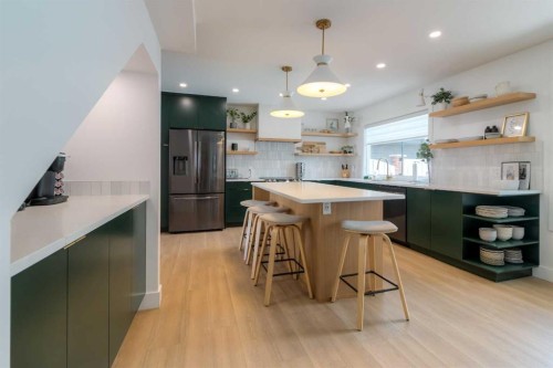 80 Lafayette Boulevard West, Lethbridge, AB - Indoor Photo Showing Kitchen With Upgraded Kitchen