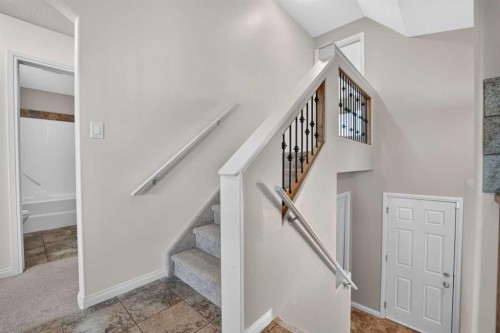 234 Keystone Lane West, Lethbridge, AB 