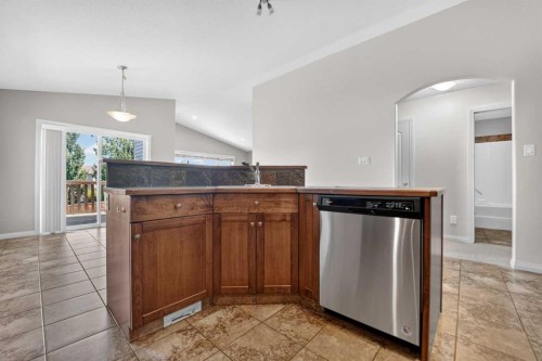 234 Keystone Lane West, Lethbridge, AB 
