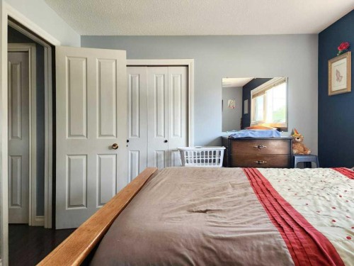 667 21St Street, Fort Macleod, AB - Indoor Photo Showing Bedroom
