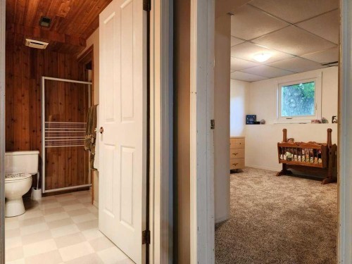 667 21St Street, Fort Macleod, AB - Indoor Photo Showing Bathroom