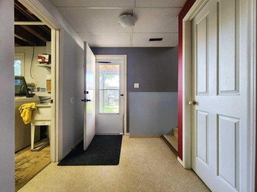 667 21St Street, Fort Macleod, AB - Indoor Photo Showing Other Room