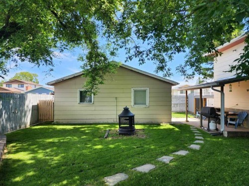 667 21St Street, Fort Macleod, AB - Outdoor With Exterior