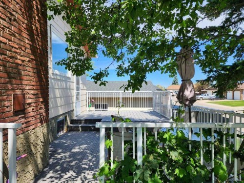 667 21St Street, Fort Macleod, AB - Outdoor With Deck Patio Veranda