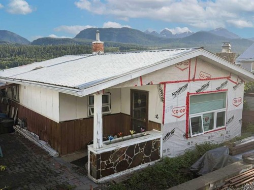 8510 21 Avenue, Coleman, AB 