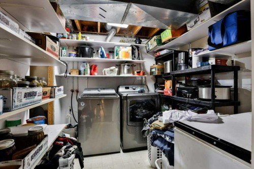 5217 38 Avenue, Taber, AB - Indoor Photo Showing Laundry Room