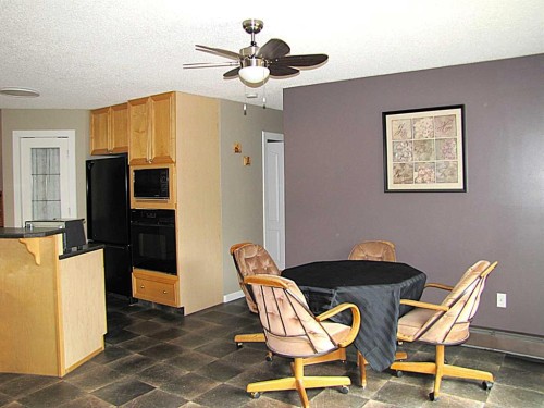 4923 52 Avenue, Taber, AB - Indoor Photo Showing Dining Room