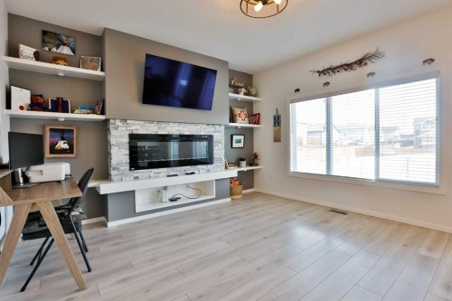 1374 Pacific Circle West, Lethbridge, AB 