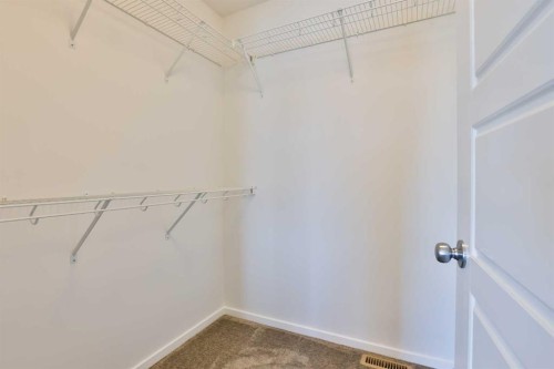 1374 Pacific Circle West, Lethbridge, AB 