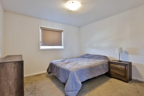 1374 Pacific Circle West, Lethbridge, AB 
