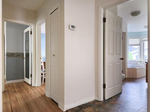 2211 10 Avenue South, Lethbridge, AB - Indoor Photo Showing Other Room