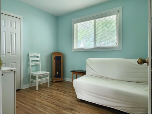 2211 10 Avenue South, Lethbridge, AB - Indoor Photo Showing Bedroom