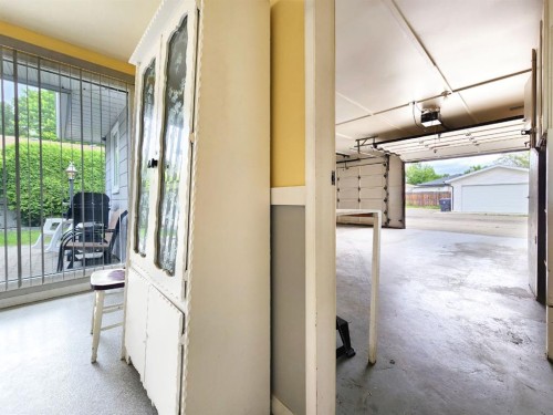 2211 10 Avenue South, Lethbridge, AB - Indoor