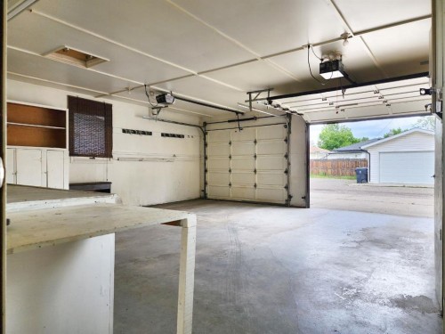2211 10 Avenue South, Lethbridge, AB - Indoor Photo Showing Garage
