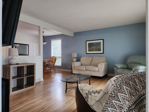 2211 10 Avenue South, Lethbridge, AB - Indoor Photo Showing Living Room