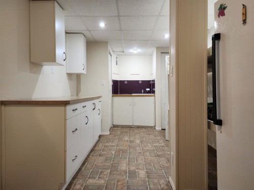 2211 10 Avenue South, Lethbridge, AB - Indoor