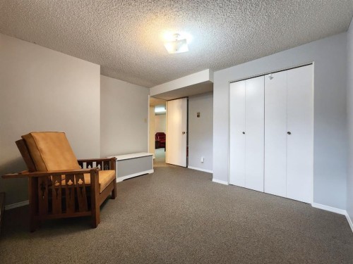 2211 10 Avenue South, Lethbridge, AB - Indoor Photo Showing Other Room
