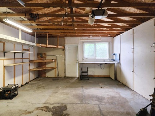 2211 10 Avenue South, Lethbridge, AB - Indoor