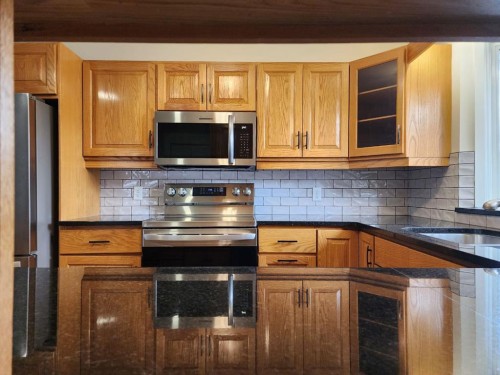 2211 10 Avenue South, Lethbridge, AB - Indoor Photo Showing Kitchen