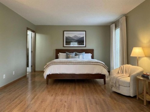 2409 20 Street North, Lethbridge, AB - Indoor Photo Showing Bedroom