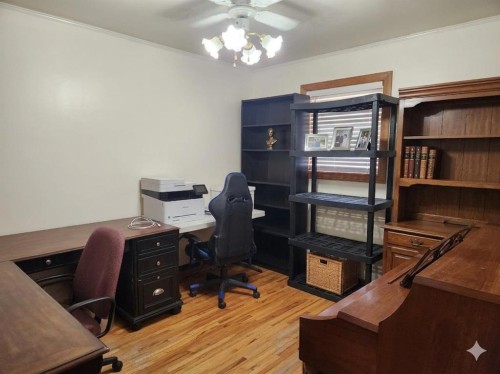 303 2 Avenue, Vauxhall, AB - Indoor Photo Showing Office