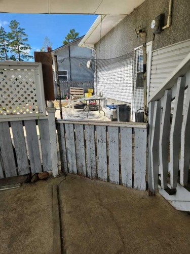 303 2 Avenue, Vauxhall, AB - Outdoor