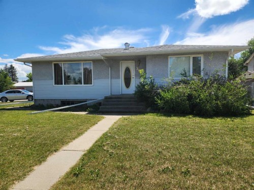 303 2 Avenue, Vauxhall, AB - Outdoor