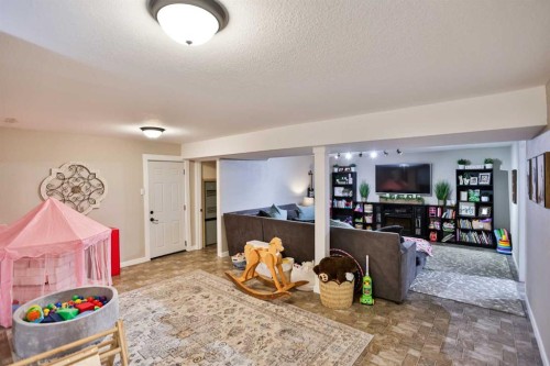 89 E 200 N, Raymond, AB - Indoor