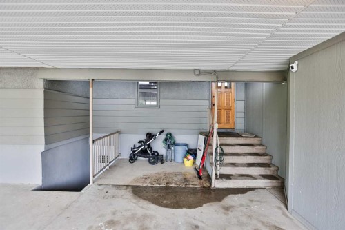 89 E 200 N, Raymond, AB - Outdoor With Exterior
