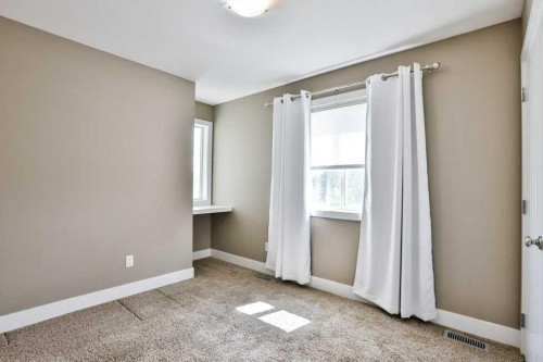 1207B 19A Avenue, Coaldale, AB 