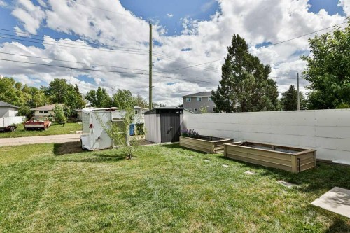 1207B 19A Avenue, Coaldale, AB 