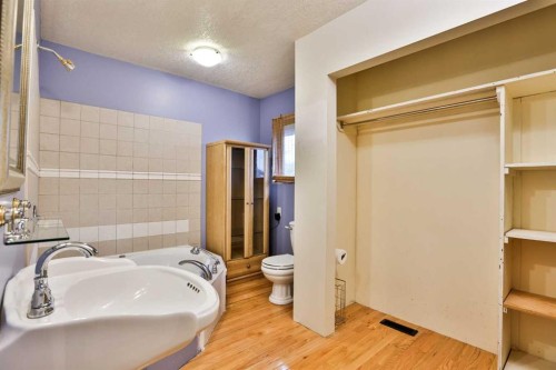 30 N 250 E, Raymond, AB 