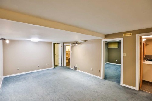 30 N 250 E, Raymond, AB 