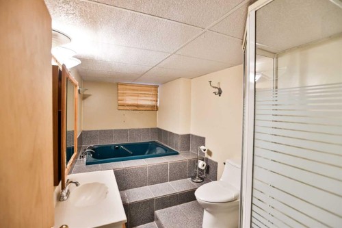 30 N 250 E, Raymond, AB 