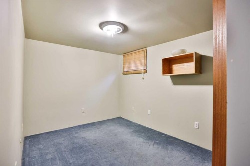 30 N 250 E, Raymond, AB 
