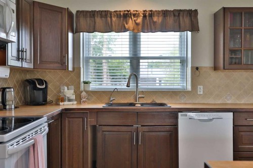229 2A Street, Stirling, AB 