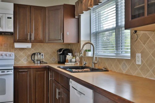 229 2A Street, Stirling, AB 
