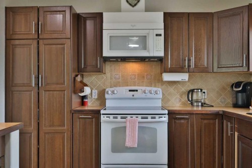 229 2A Street, Stirling, AB 