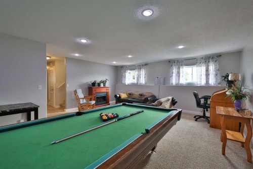 229 2A Street, Stirling, AB 