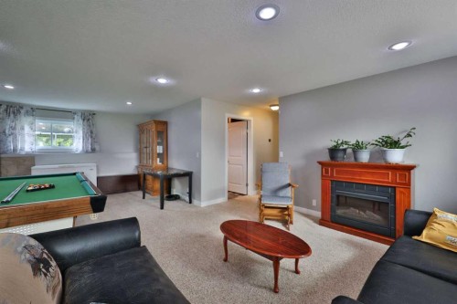 229 2A Street, Stirling, AB 