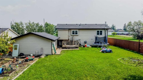 229 2A Street, Stirling, AB 