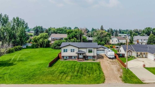 229 2A Street, Stirling, AB 