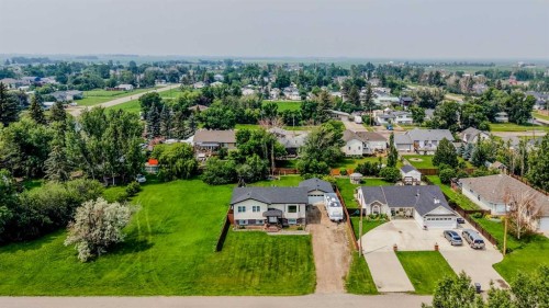 229 2A Street, Stirling, AB 